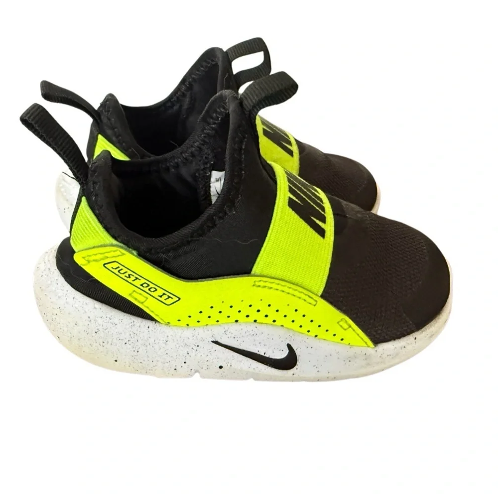 Nike Flex Runner 4 Kids Black and Bright Yellow Sneakers-Size 7